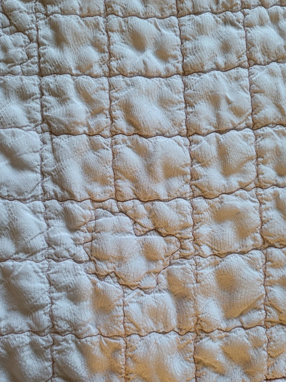 Vintage Pink Matelasse BabyQuilt with Yellow Rose Enbroidery Cottagecore 38